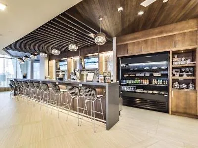 埃德蒙顿市中心希尔顿逸林酒店